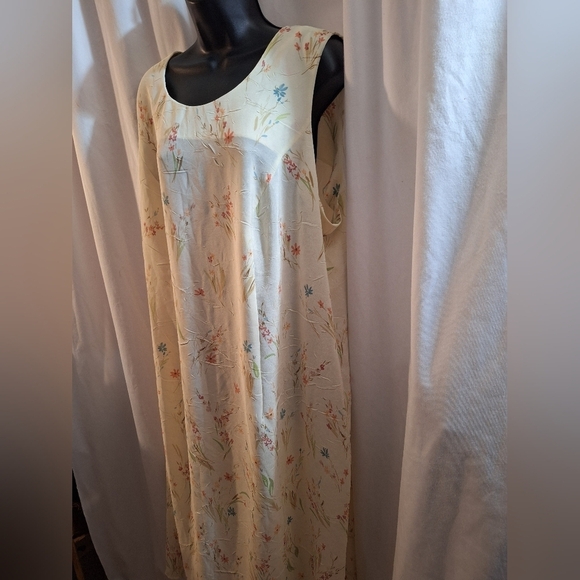 R&K Cream Floral Dress - Picture 3 of 5